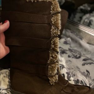 Boots with the fur